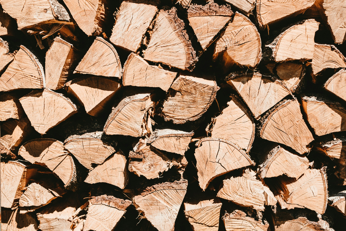 Guide: Det bedste brænde til din saunaovn