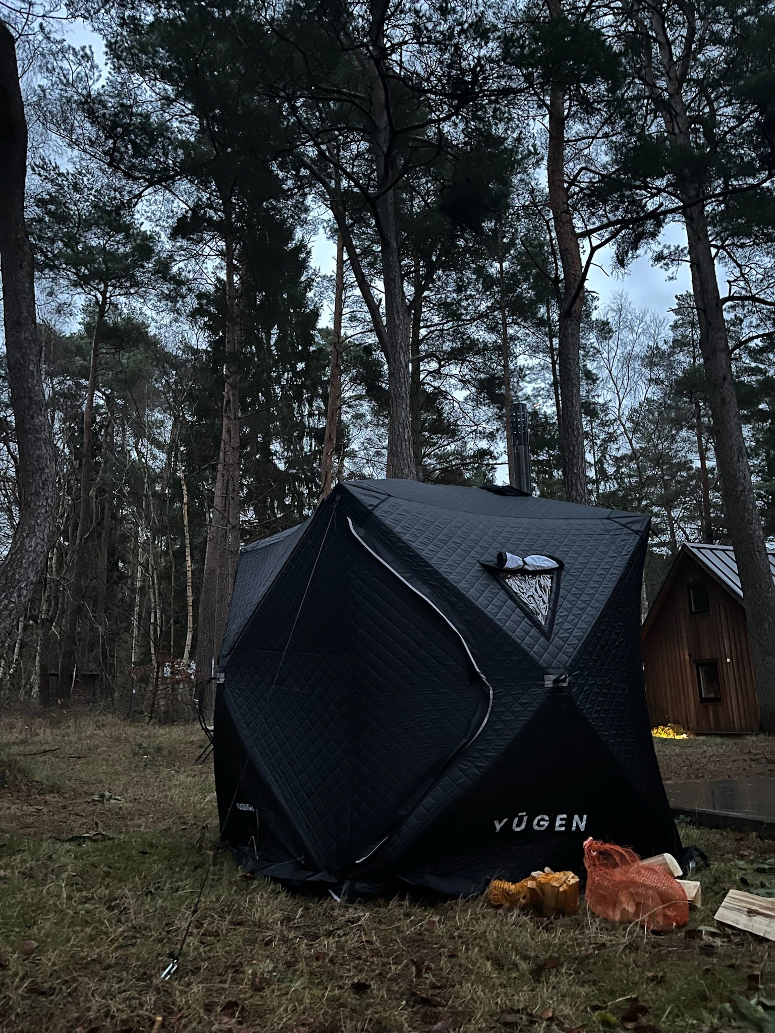 YŪGEN SAUNATELT MED OVN, SAUNAHUER OG SPAND (FORUDBESTILLING)